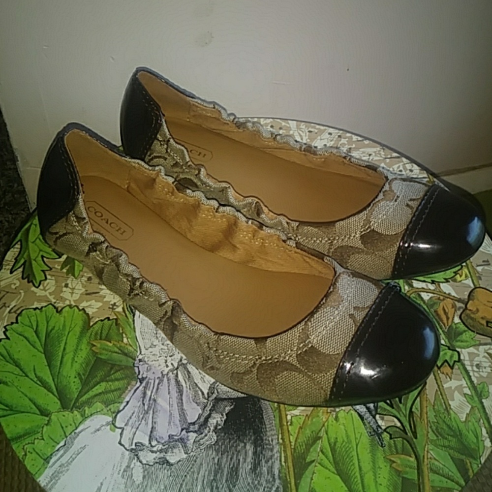 Coach flats